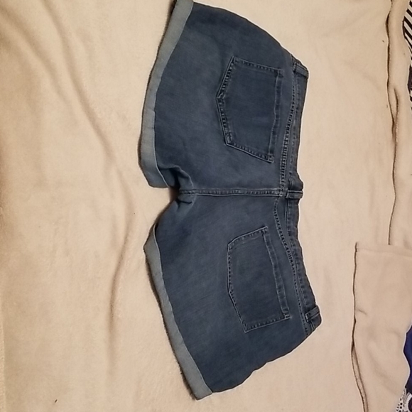 Jean Shorts - Picture 4 of 5